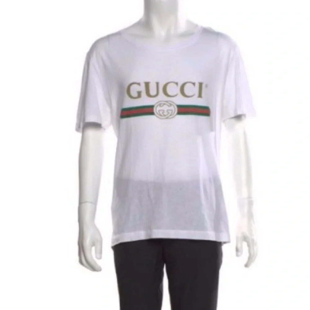 Gucci Men’s White Tee with Iconic Logo sz. S (Authentic)